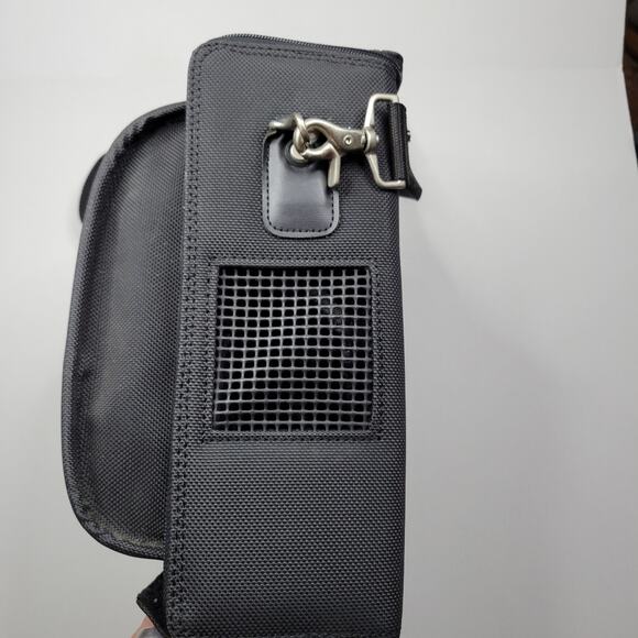 OEM Xbox Naki Game Console System Carrying Case Travel Bag Strap & 360 AV Connec - Picture 7 of 10